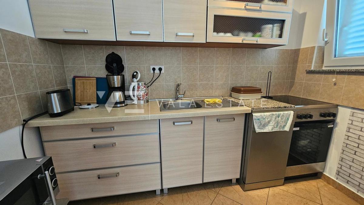 APARTMA S POGLEDOM NA MORJE V BLIZINI PLAŽE