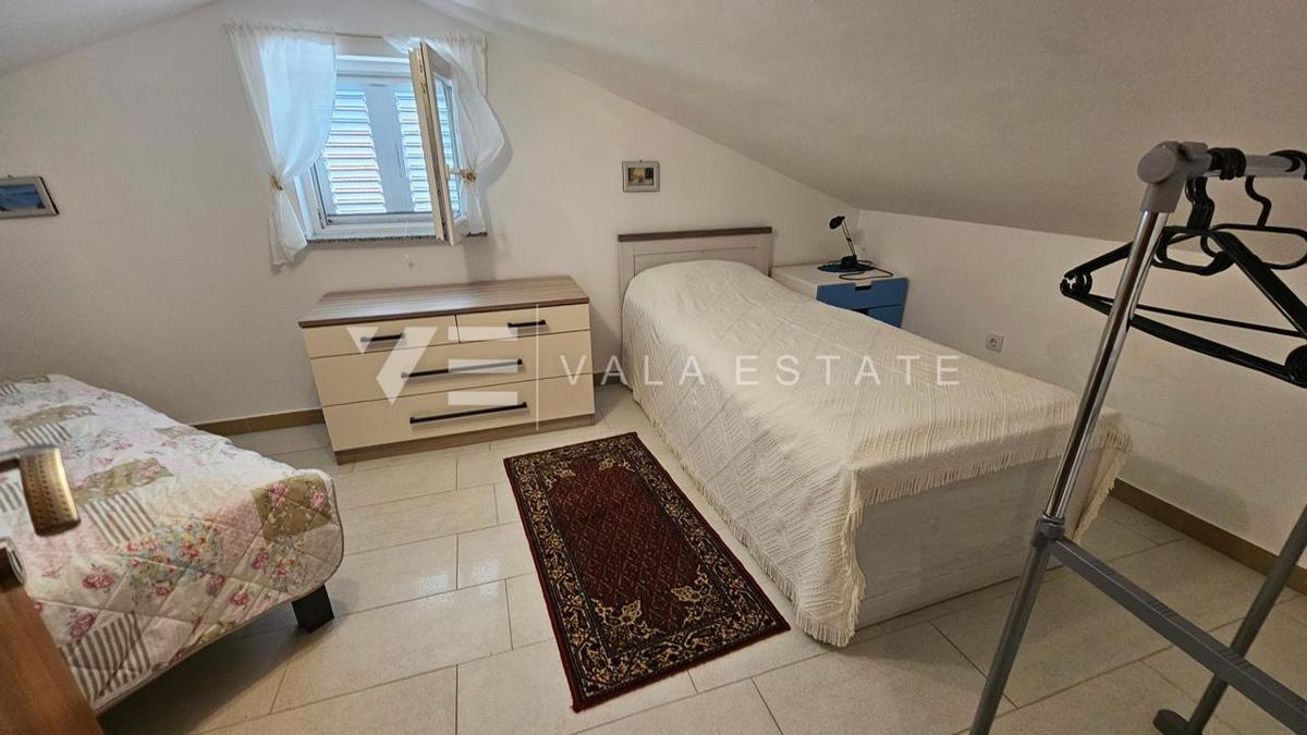 APARTMA S POGLEDOM NA MORJE V BLIZINI PLAŽE