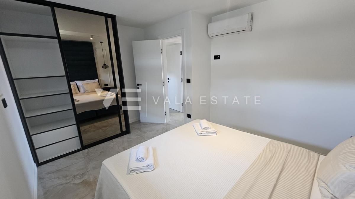 NOVOZGRAJENI APARTMA Z POGLEDOM NA MORJE