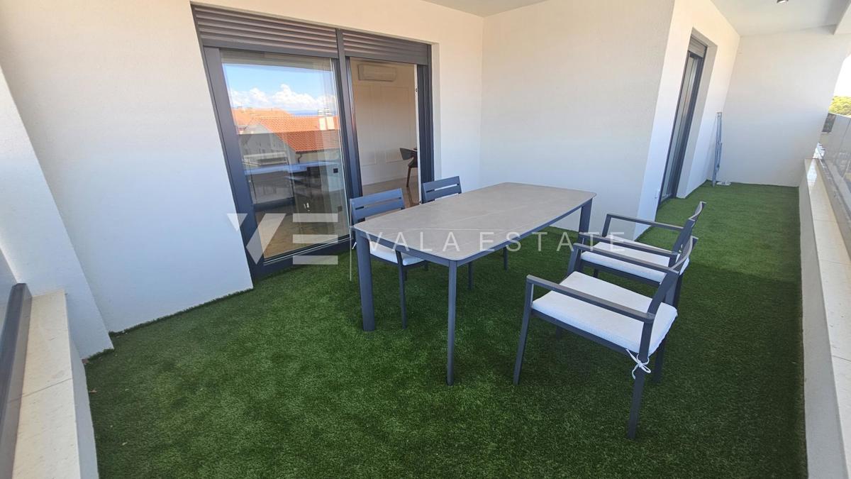 NOVOZGRAJENI APARTMA Z POGLEDOM NA MORJE