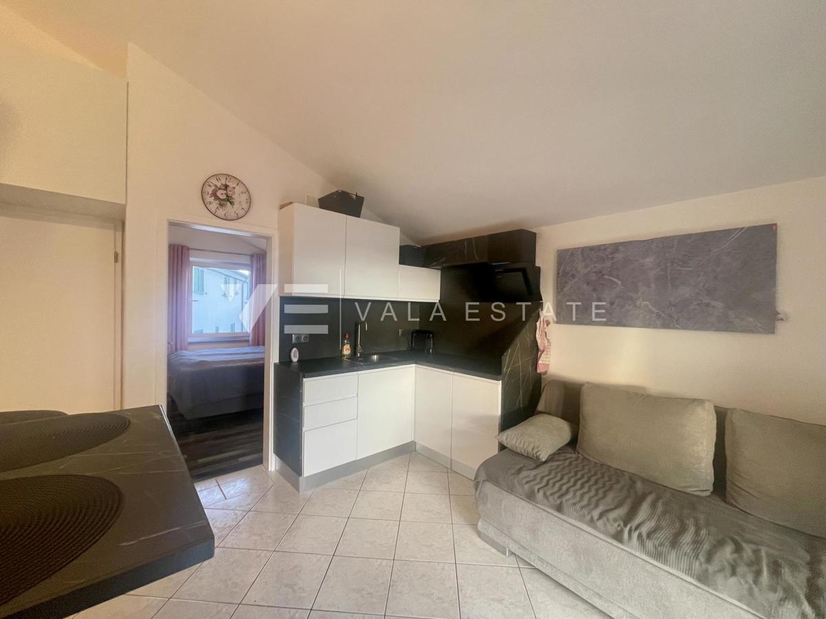 ENOSOBNI APARTMA V BLIŽINI ČUDOVITIH PLAŽ