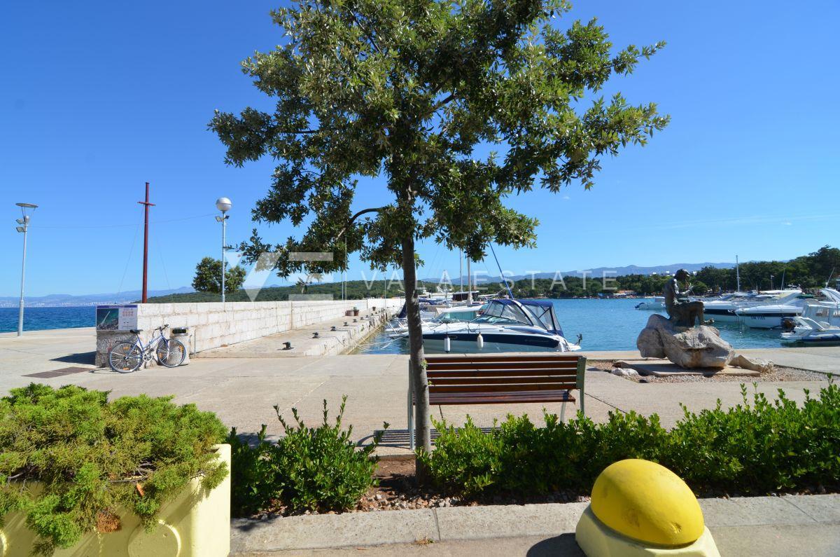 ENOSOBNI APARTMA V BLIŽINI ČUDOVITIH PLAŽ