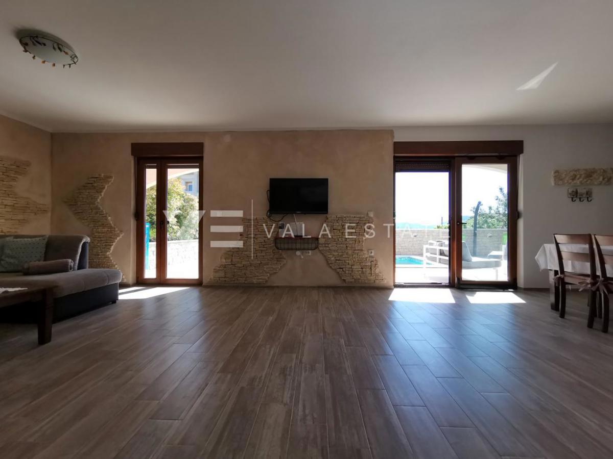 DVOJNA HIŠA Z BAZENOM IN POGLEDOM NA MORJE