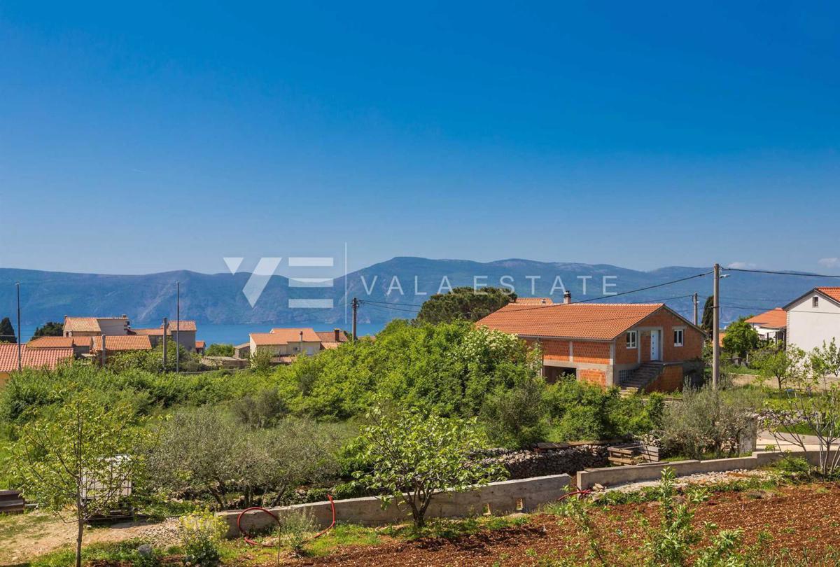 DVOJNA HIŠA Z BAZENOM IN POGLEDOM NA MORJE