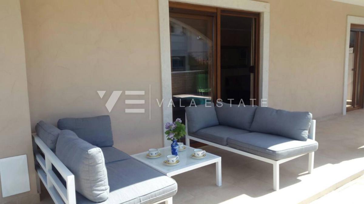 DVOJNA HIŠA Z BAZENOM IN POGLEDOM NA MORJE