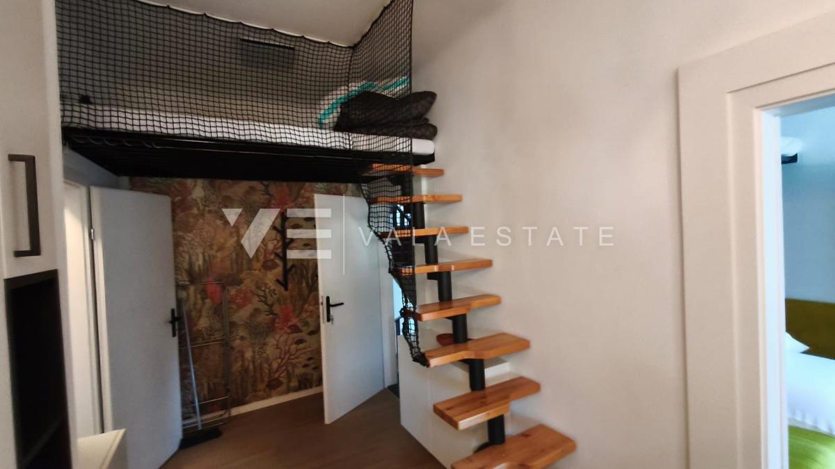 APARTMA V CENTRU MALINSKE, LE 60 M OD PLAŽE