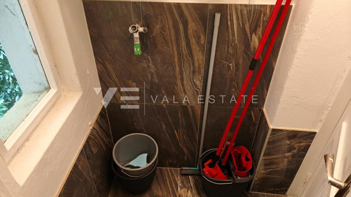 APARTMA V CENTRU MALINSKE, LE 60 M OD PLAŽE