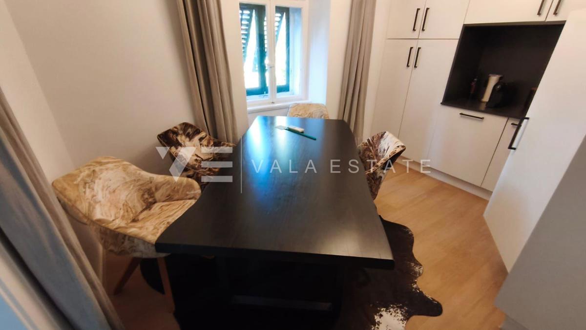 APARTMA V CENTRU MALINSKE, LE 60 M OD PLAŽE