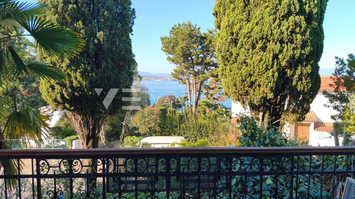 APARTMA V CENTRU MALINSKE, LE 60 M OD PLAŽE