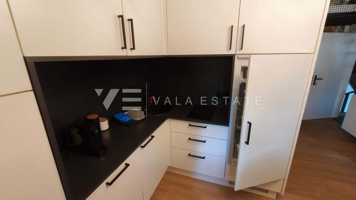 APARTMA V CENTRU MALINSKE, LE 60 M OD PLAŽE