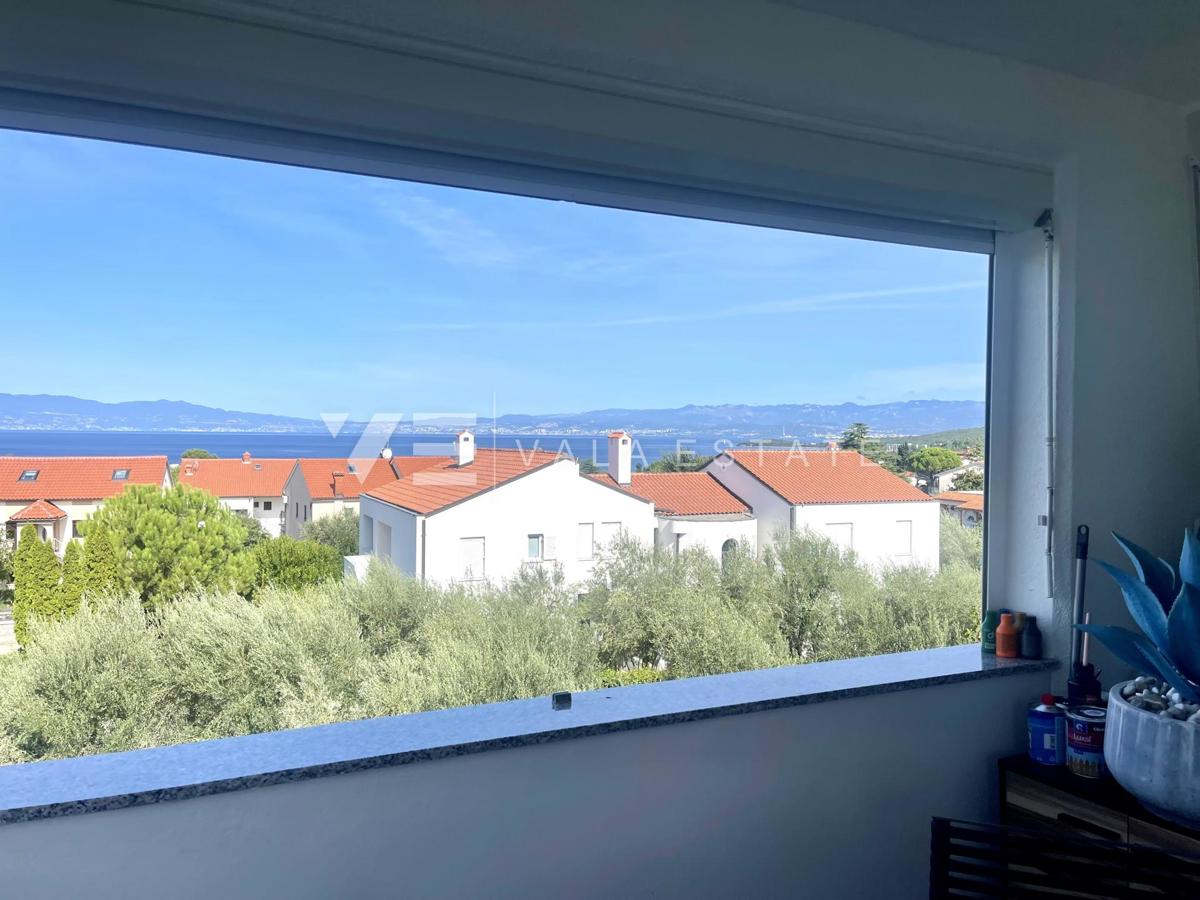 APARTMA Z ODPRTIM POGLEDOM NA MORJE