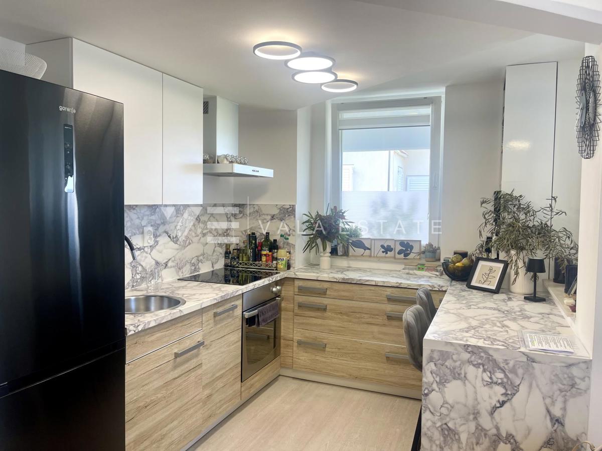 APARTMA Z ODPRTIM POGLEDOM NA MORJE