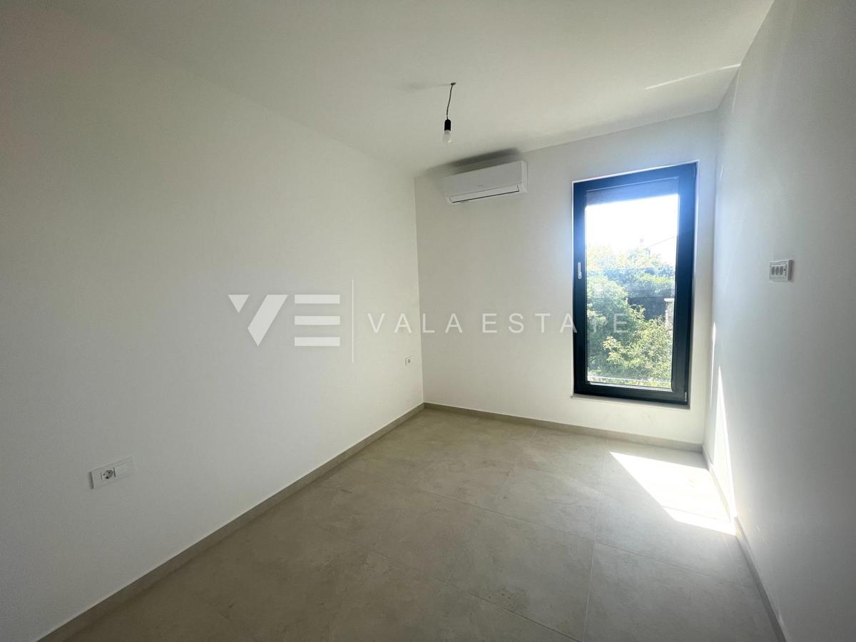 NOVOZGRAJENI APARTMA Z POGLEDOM NA MORJE SAMO 200 M OD PLAŽE