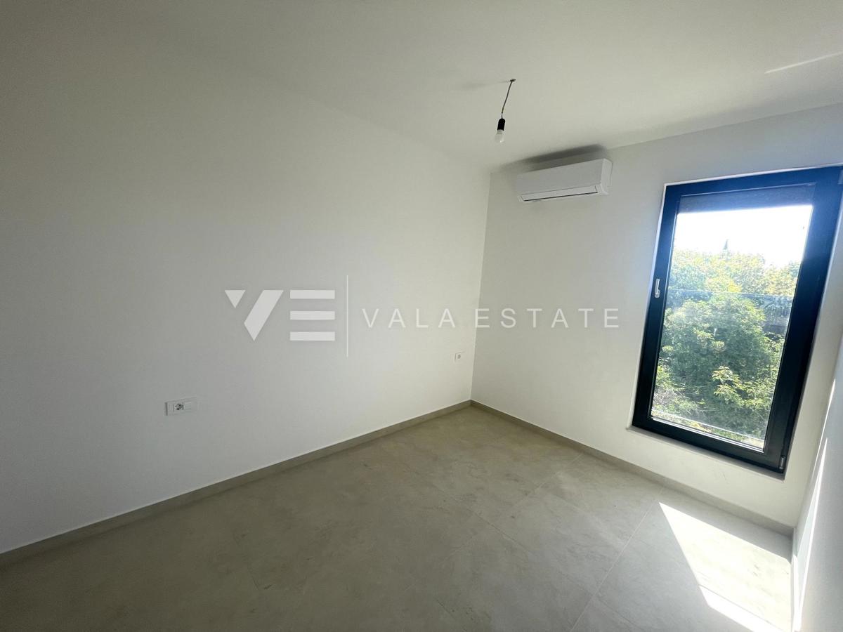 NOVOZGRAJENI APARTMA Z POGLEDOM NA MORJE SAMO 200 M OD PLAŽE