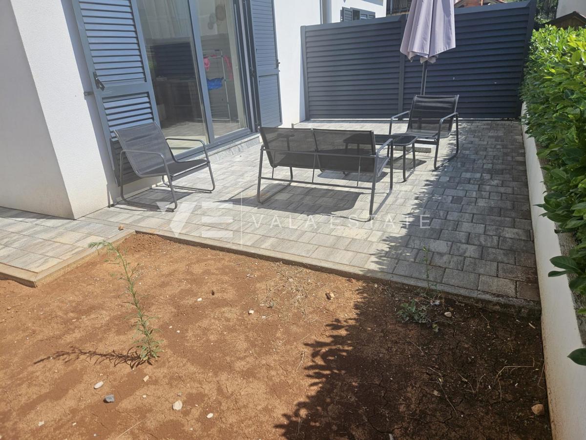 UDOBNI PRITLIČNI APARTMA Z VRTOM NA ODLIČNI LOKACIJI