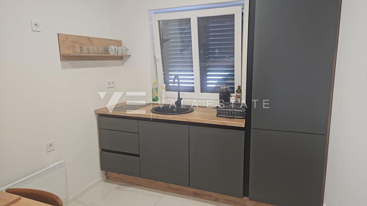 UDOBNI PRITLIČNI APARTMA Z VRTOM NA ODLIČNI LOKACIJI
