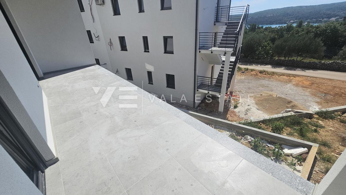 APARTMA NA MIRNI LOKACIJI Z POGLEDOM NA MORJE