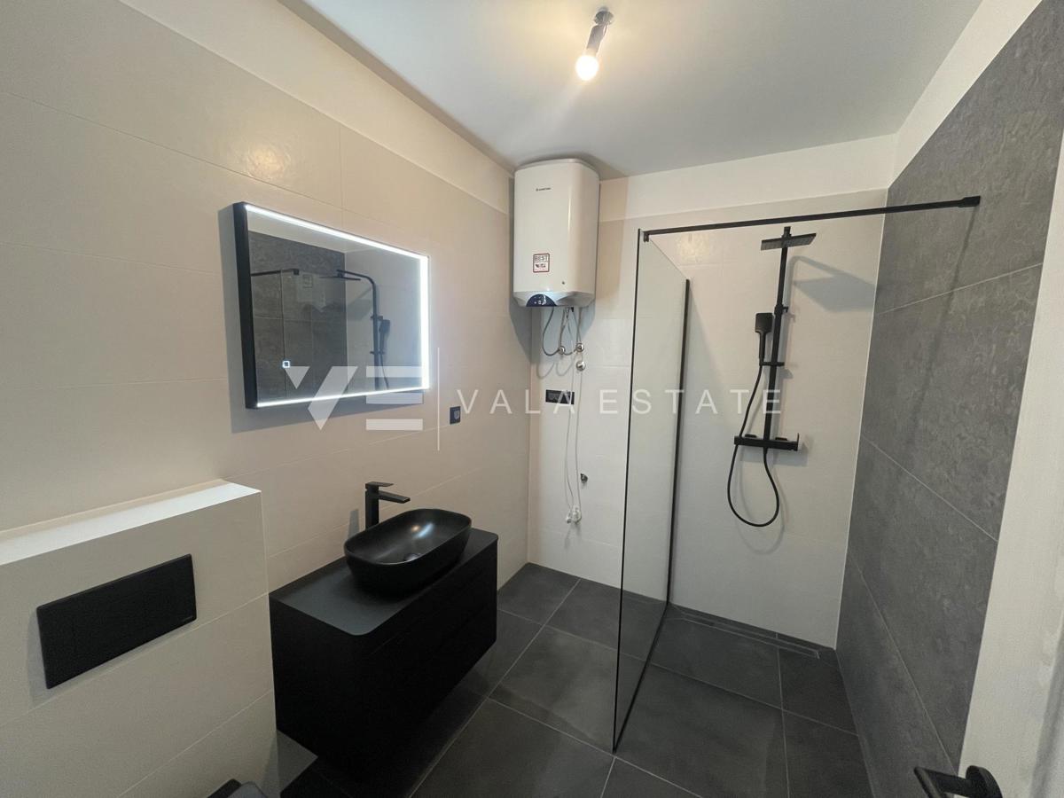 APARTMA NA MIRNI LOKACIJI Z POGLEDOM NA MORJE