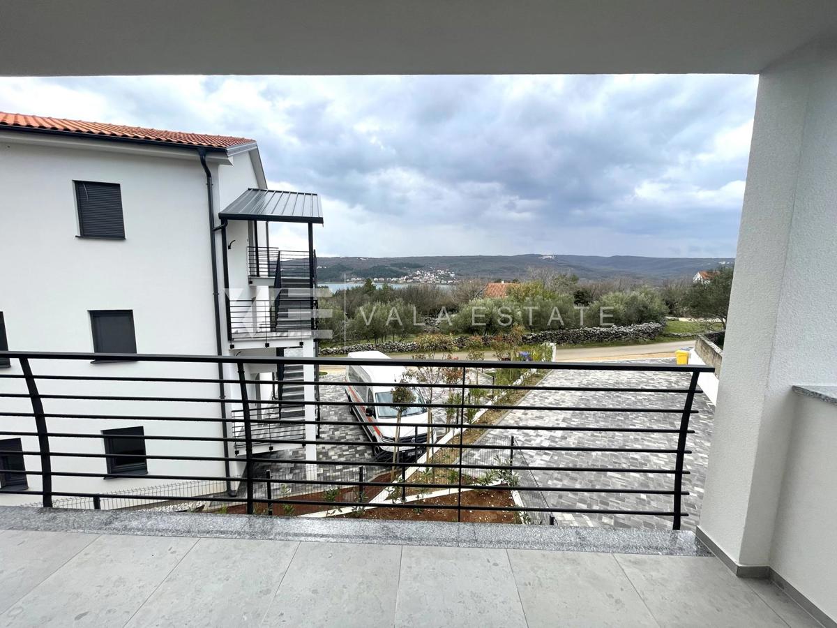 APARTMA NA MIRNI LOKACIJI Z POGLEDOM NA MORJE