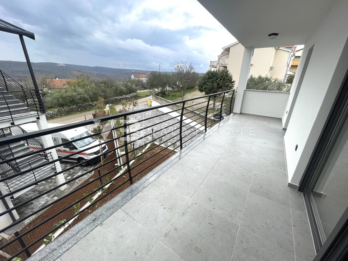 APARTMA NA MIRNI LOKACIJI Z POGLEDOM NA MORJE