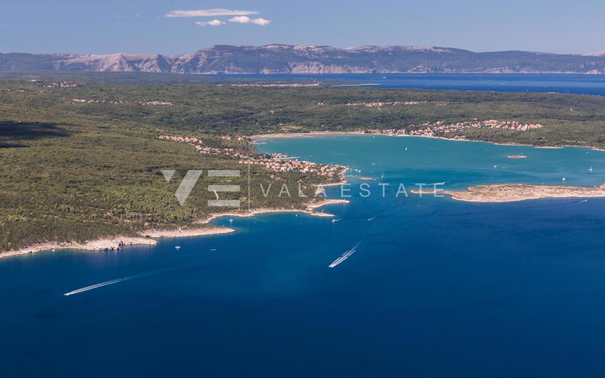APARTMA NA MIRNI LOKACIJI Z POGLEDOM NA MORJE