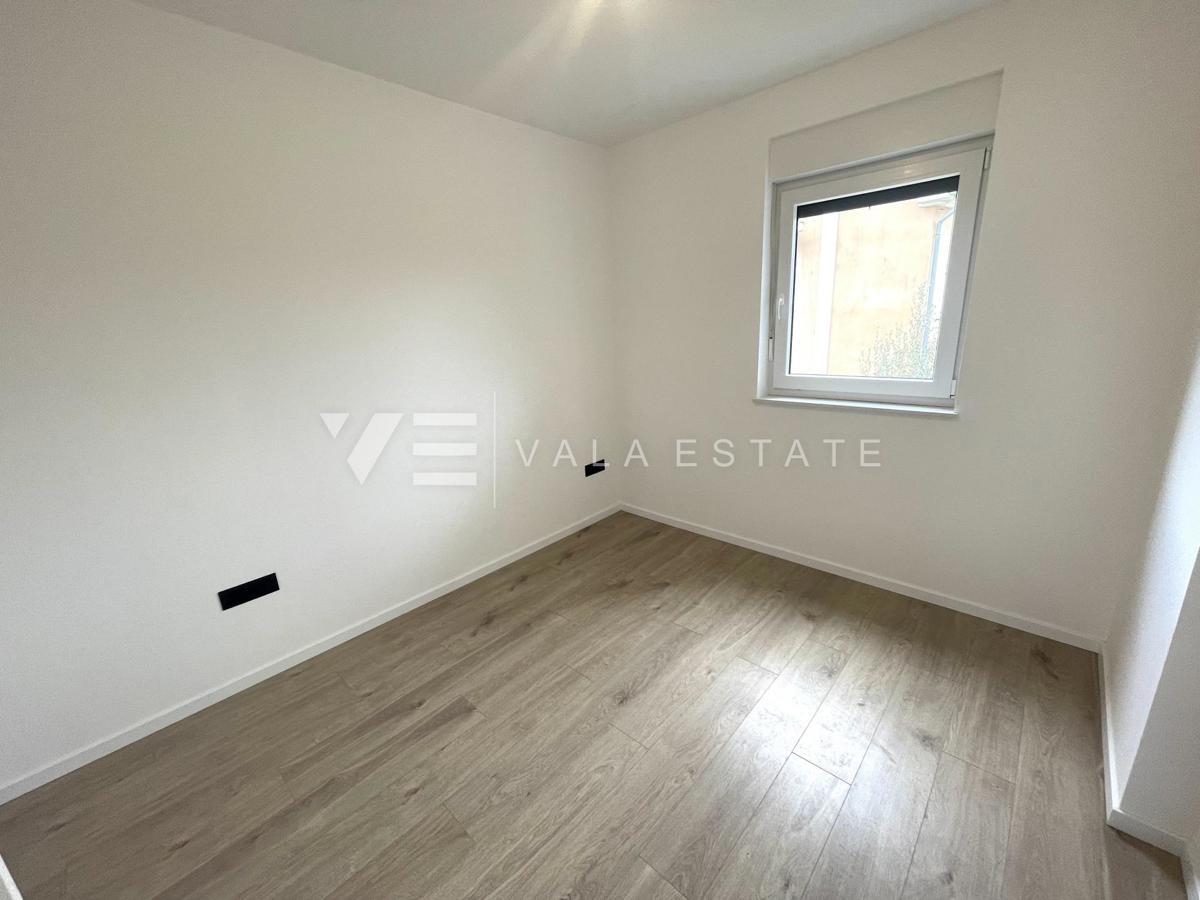 APARTMA NA MIRNI LOKACIJI Z POGLEDOM NA MORJE