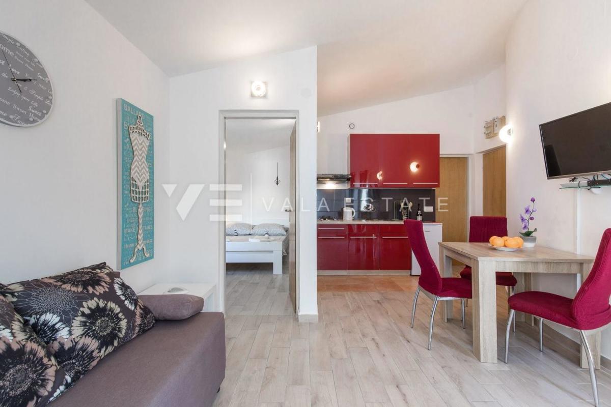 OPREMLJENI APARTMA V BLIŽINI MORJA IN ČUDOVITIH PLAŽ