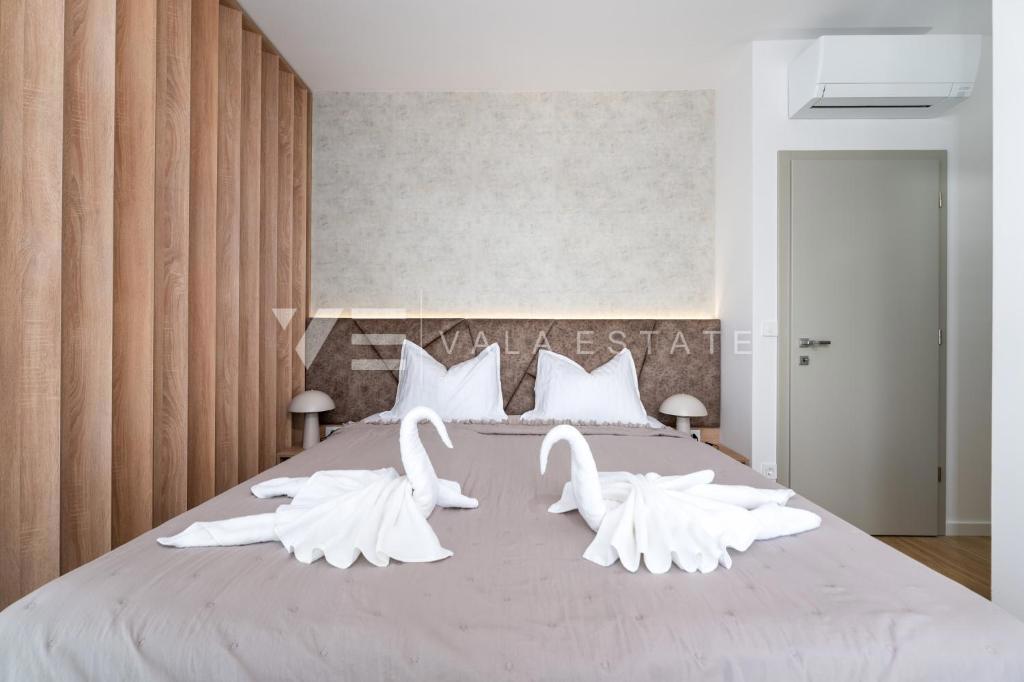 NOVA SAMOSTOJNA HIŠA Z BAZENOM V BLIZINI MORJA