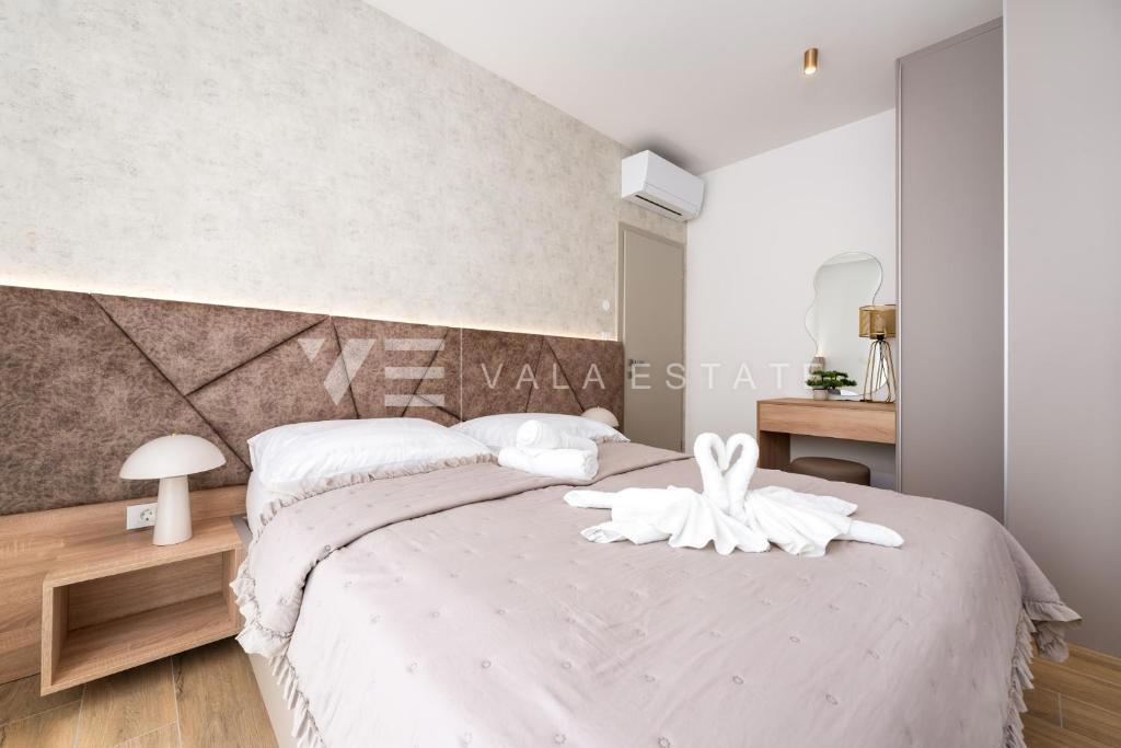 NOVA SAMOSTOJNA HIŠA Z BAZENOM V BLIZINI MORJA