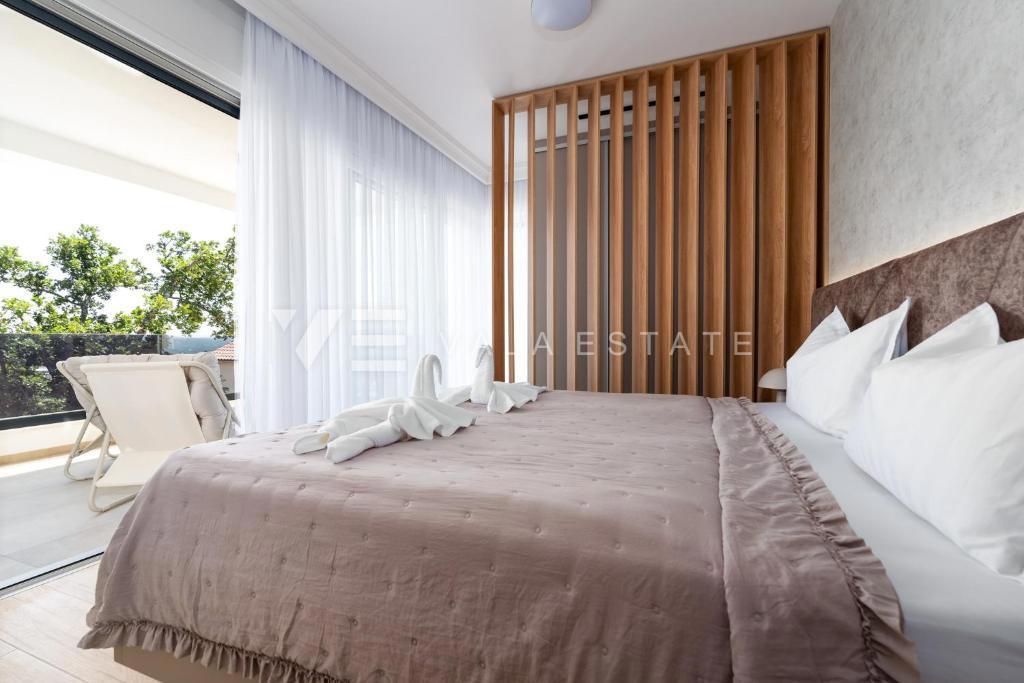 NOVA SAMOSTOJNA HIŠA Z BAZENOM V BLIZINI MORJA