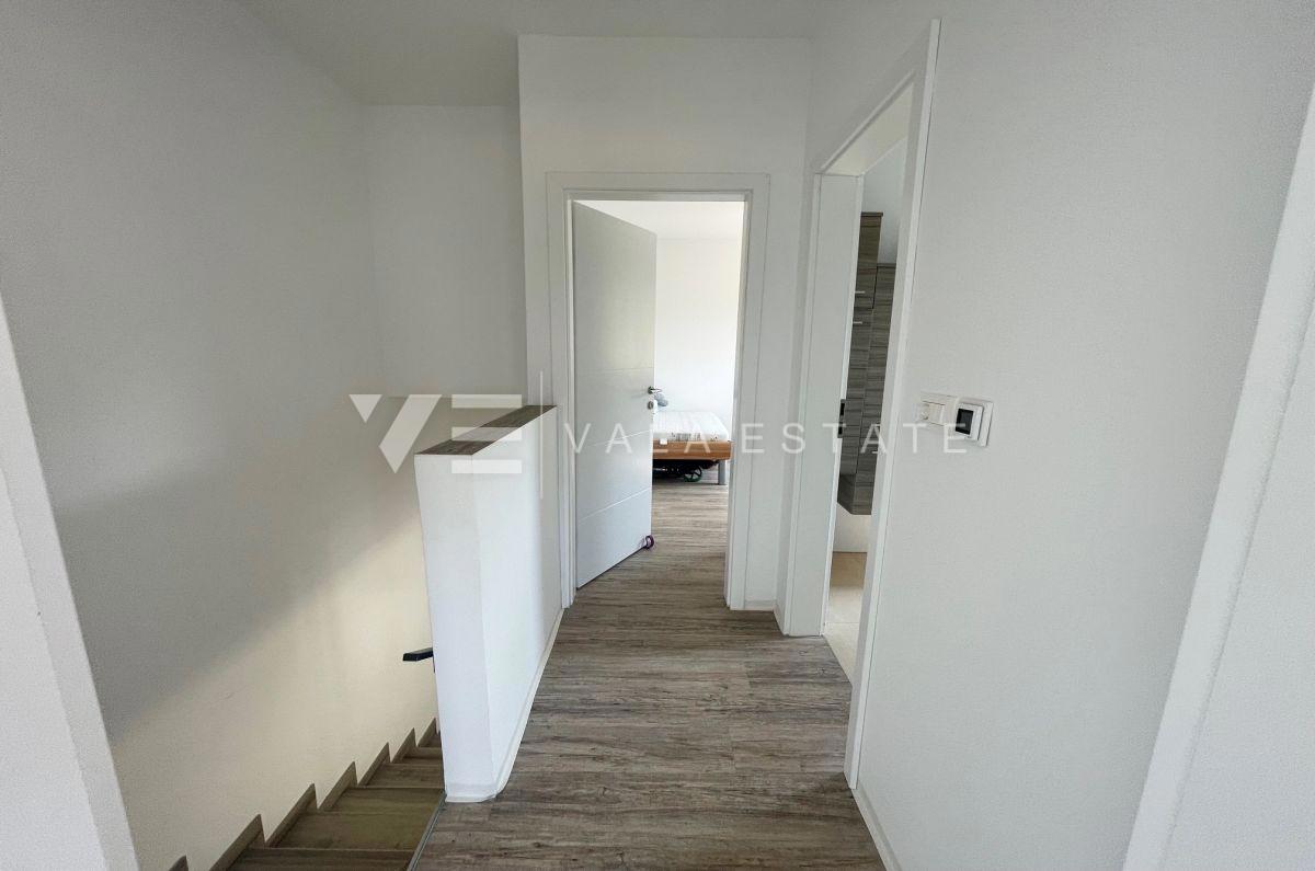 NOVA POL-SAMOSTOJNA HIŠA NA MIRNI LOKACIJI