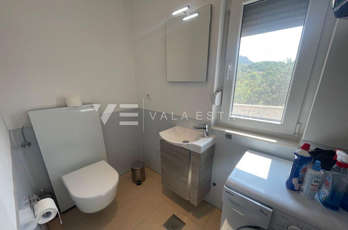 NOVA POL-SAMOSTOJNA HIŠA NA MIRNI LOKACIJI