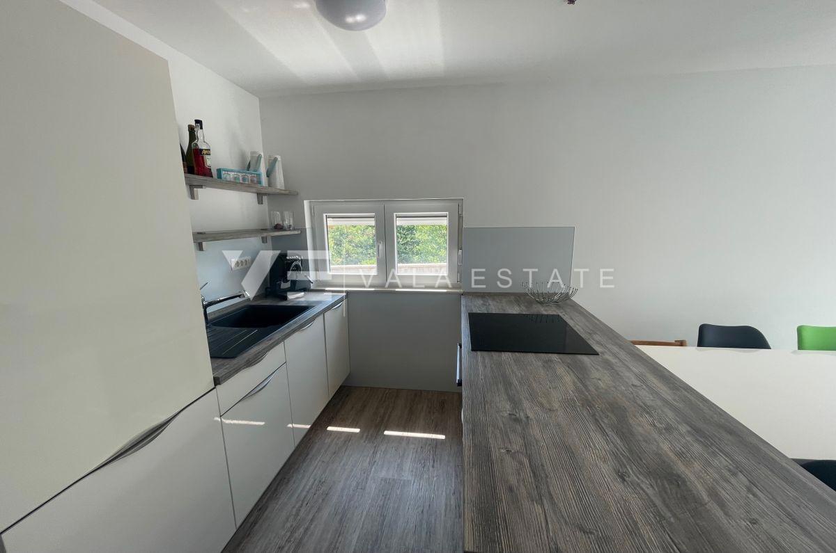 NOVA POL-SAMOSTOJNA HIŠA NA MIRNI LOKACIJI