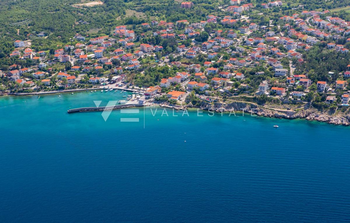 APARTMA V PRVOM NASTROJU S POGLEDOM NA MORJE