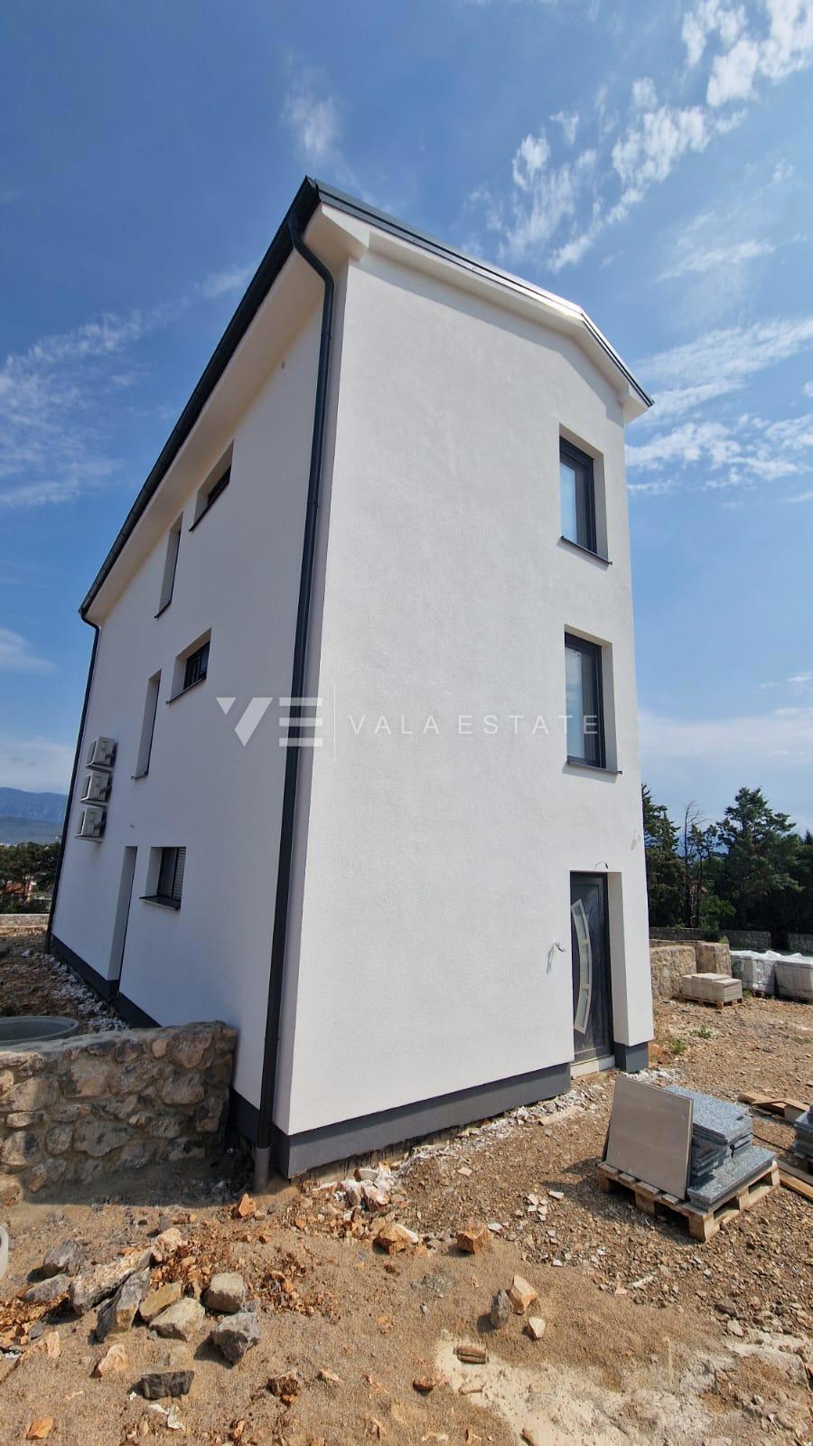 APARTMA V PRVOM NASTROJU S POGLEDOM NA MORJE