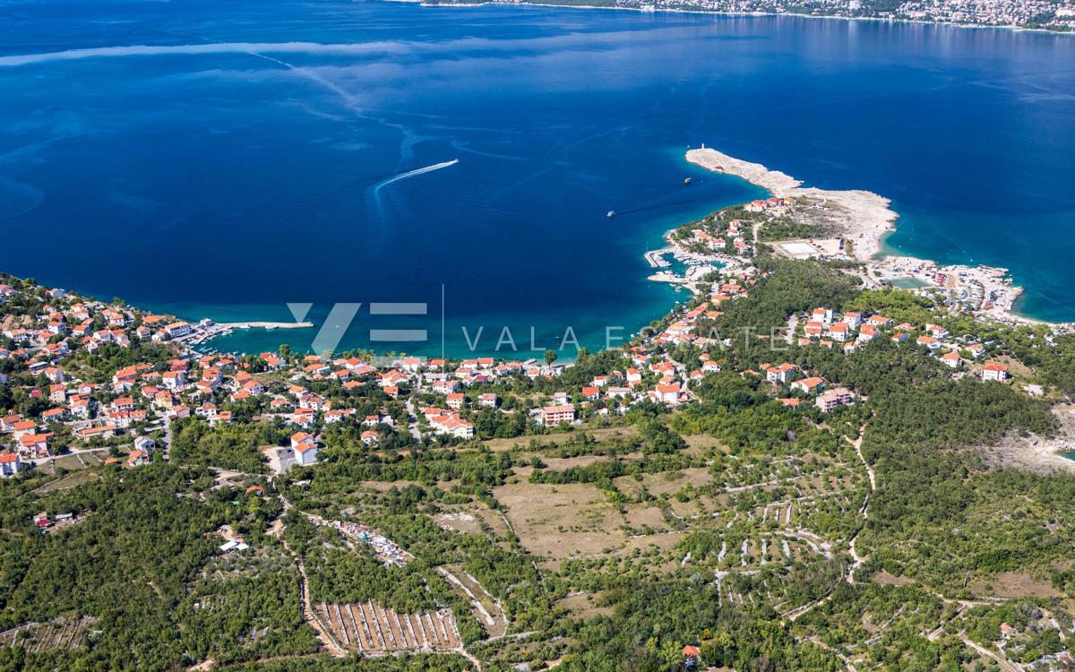 APARTMA V PRVOM NASTROJU S POGLEDOM NA MORJE