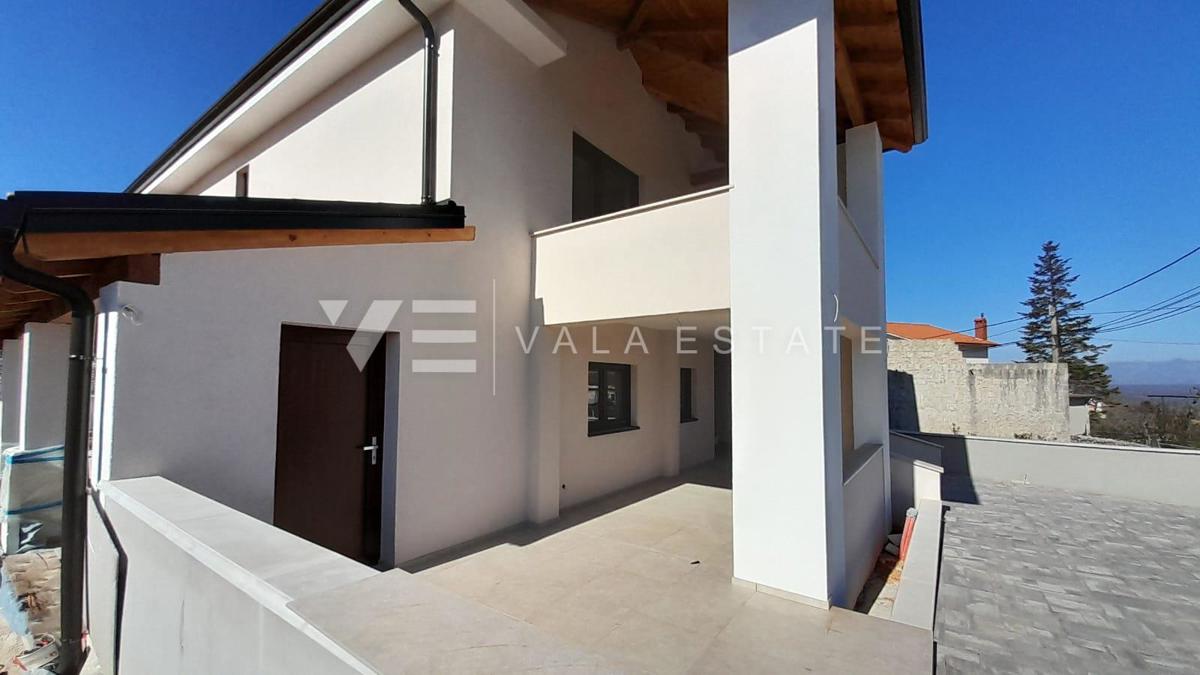 NOVA SAMOSTOJNA HIŠA Z BAZENOM NA MIRNI LOKACIJI