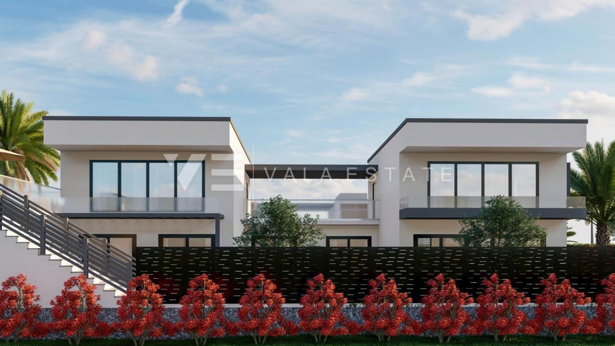 NOVA MODERNA DVOJNA HIŠA Z POGLEDOM NA MORJE