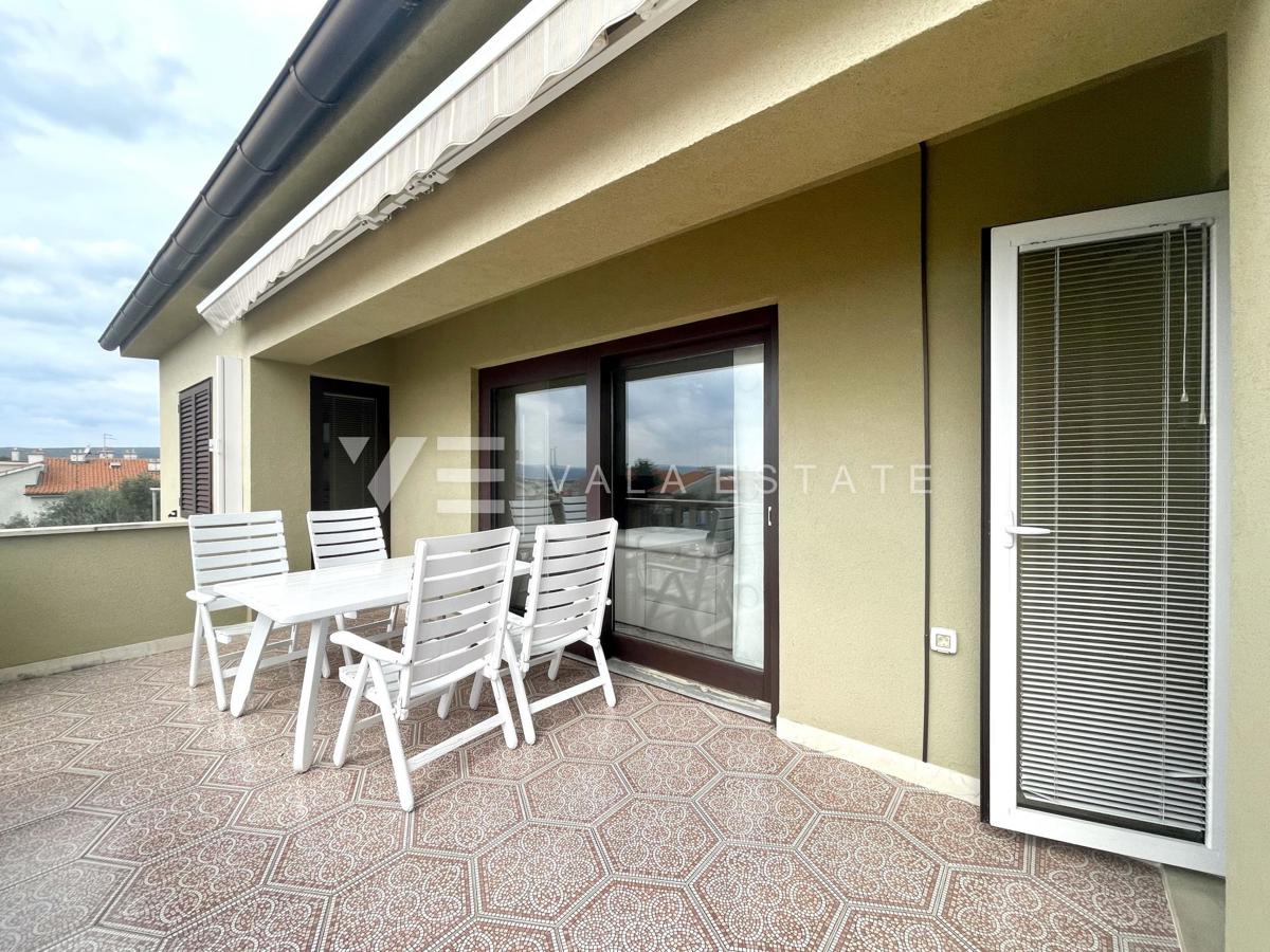 SAMOSTOJNA HIŠA Z VELIKIM VRTOM IN BAZENOM NA ODLIČNI LOKACIJI