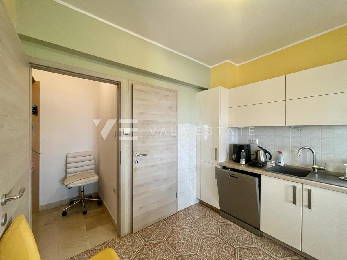 SAMOSTOJNA HIŠA Z VELIKIM VRTOM IN BAZENOM NA ODLIČNI LOKACIJI