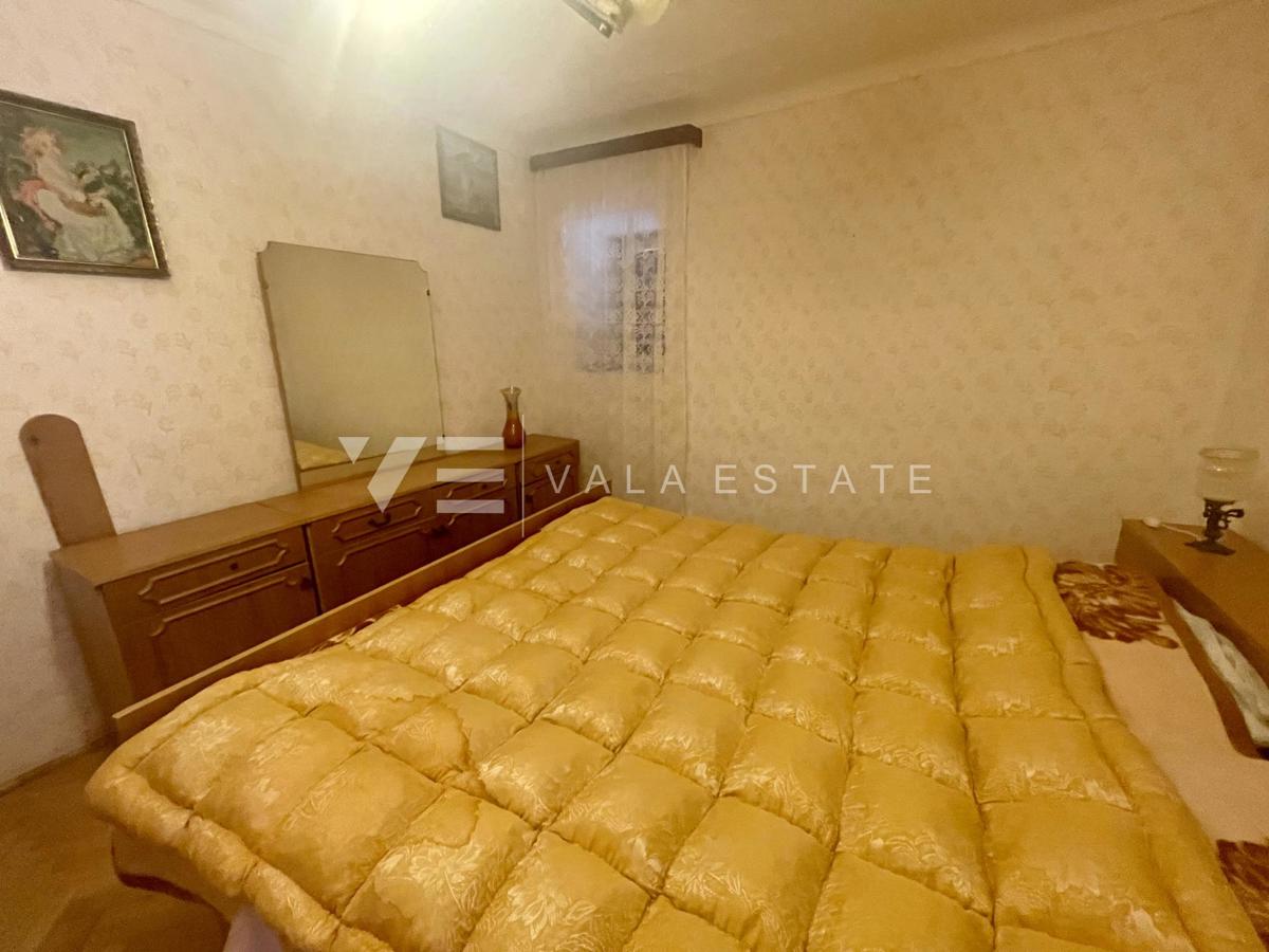 KAMNITA HIŠA ZA ADAPTACIJO S POGLEDOM NA MORJE