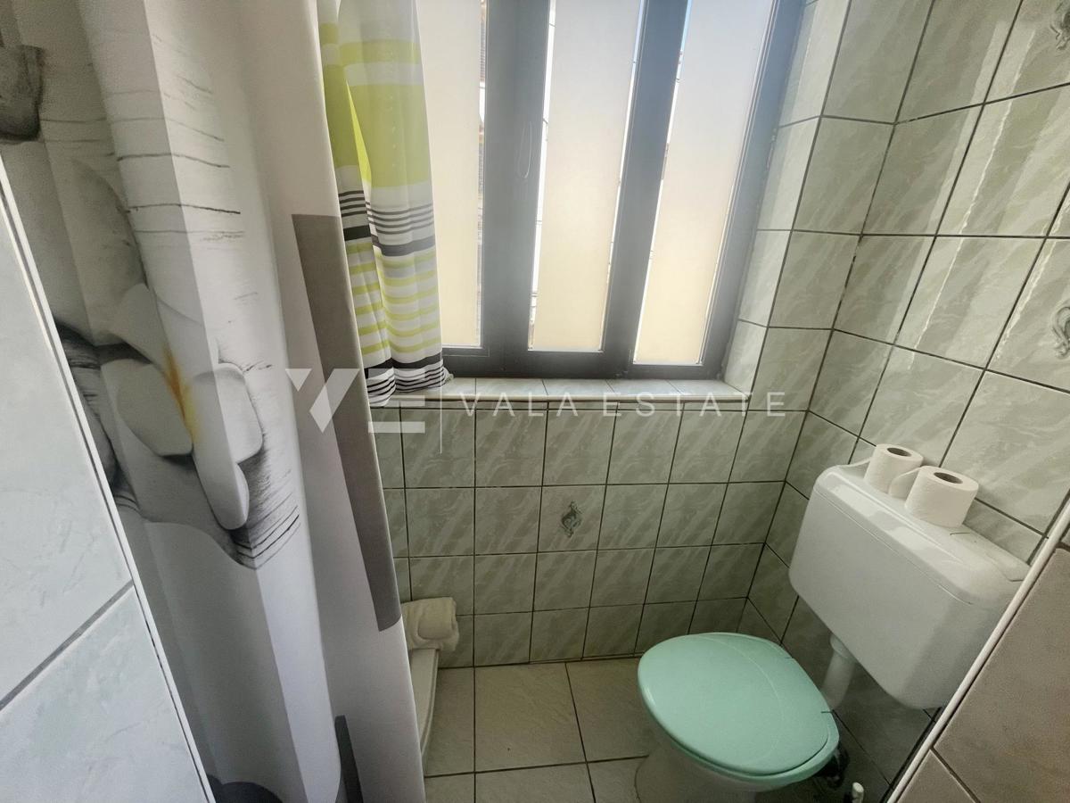 KAMNITA HIŠA ZA ADAPTACIJO S POGLEDOM NA MORJE