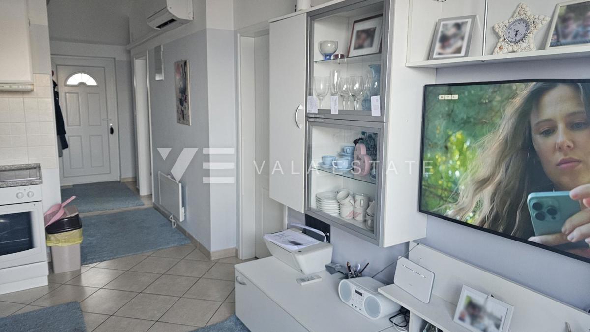 REDKOST V BAŠKI - APARTMA Z ODPRTIM POGLEDOM NA MORJE V BLIŽINI PLAŽE