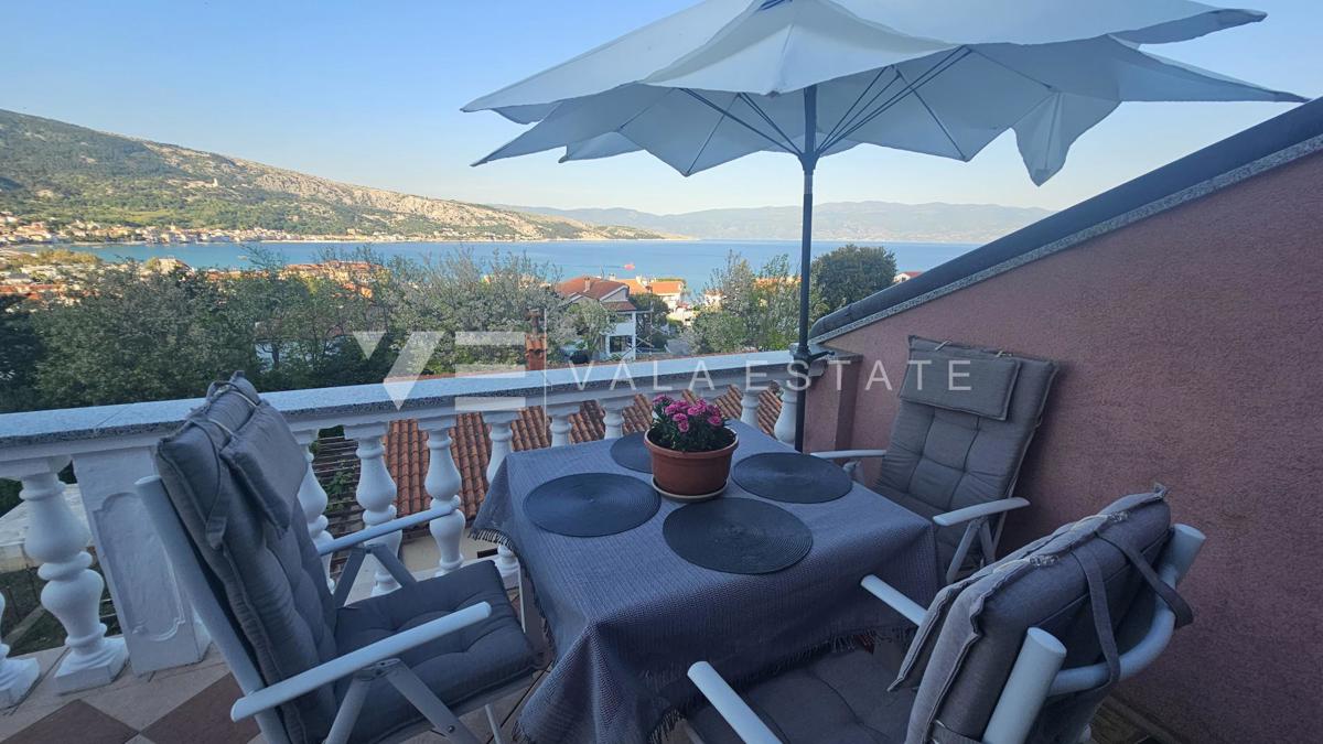 REDKOST V BAŠKI - APARTMA Z ODPRTIM POGLEDOM NA MORJE V BLIŽINI PLAŽE
