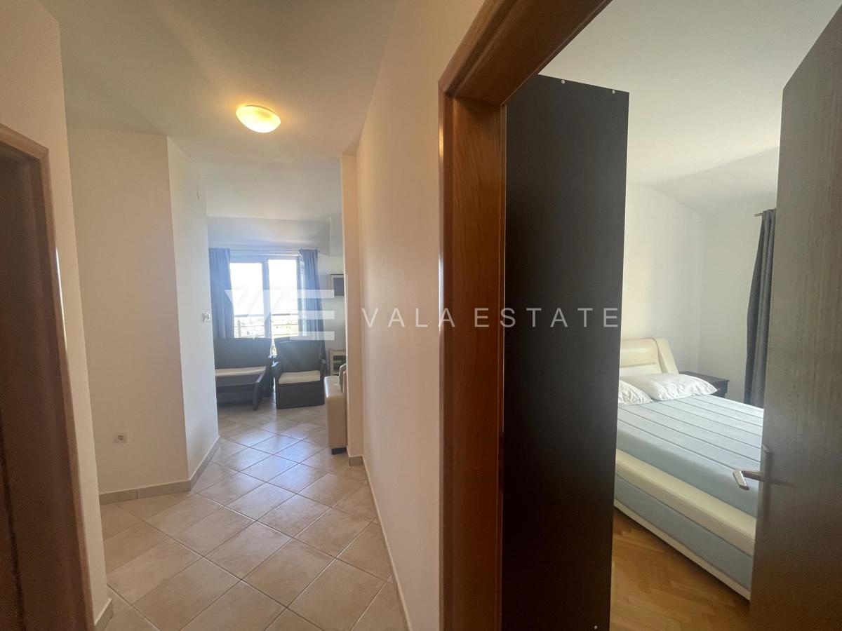 APARTMA Z POGLEDOM NA MORJE V BLIŽINI PLAŽE