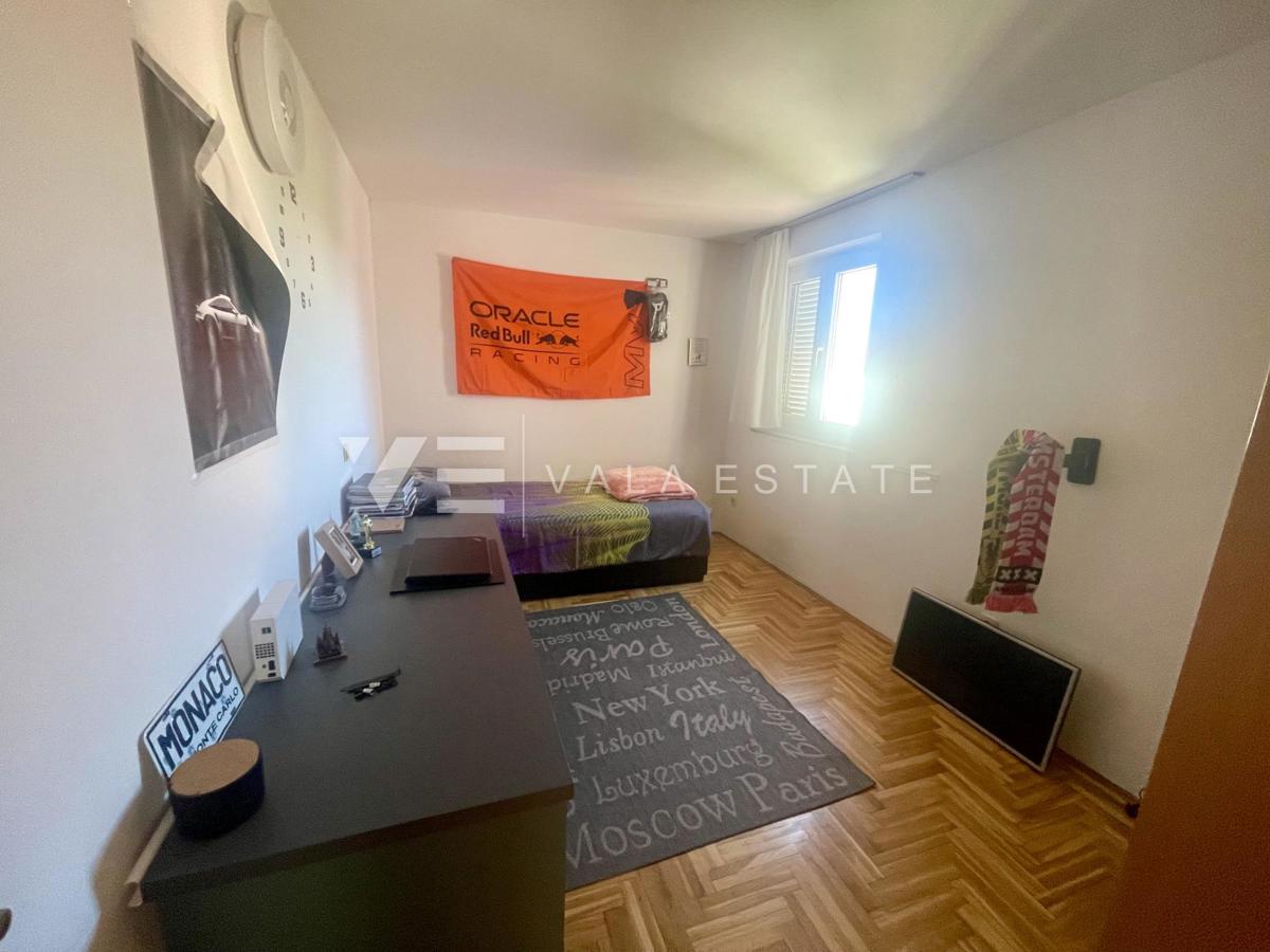 DVOSOBNI APARTMA NA MIRNI LOKACIJI