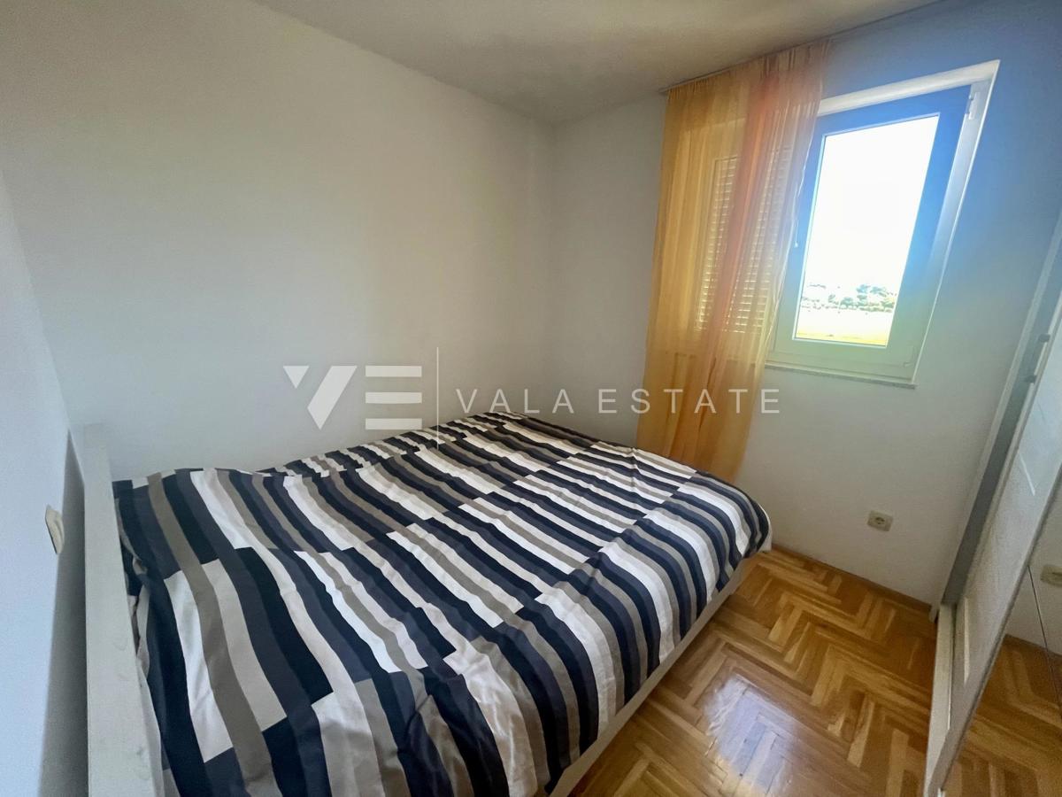 DVOSOBNI APARTMA NA MIRNI LOKACIJI