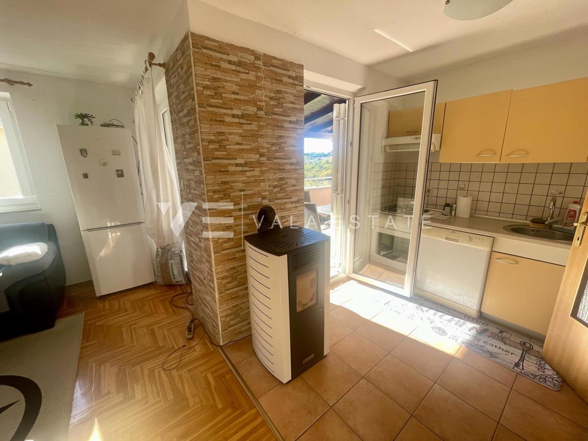 DVOSOBNI APARTMA NA MIRNI LOKACIJI