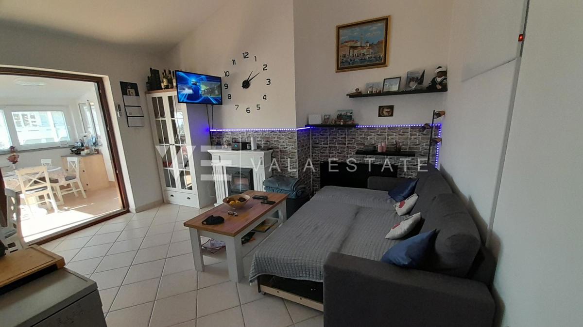 PROSTORNI APARTMA Z VRTOM 500 M OD MORJA