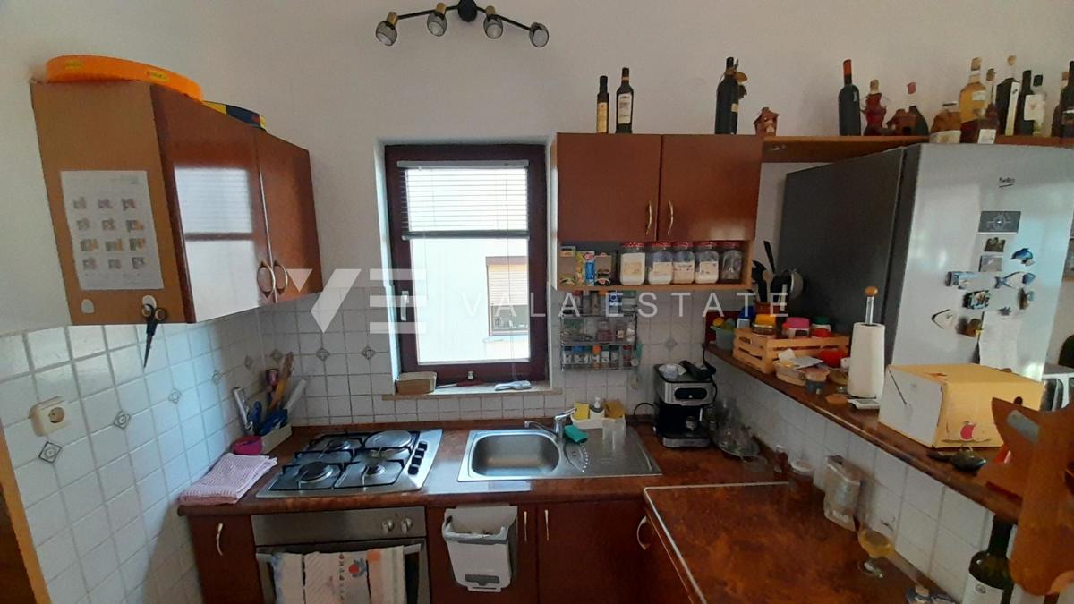 PROSTORNI APARTMA Z VRTOM 500 M OD MORJA